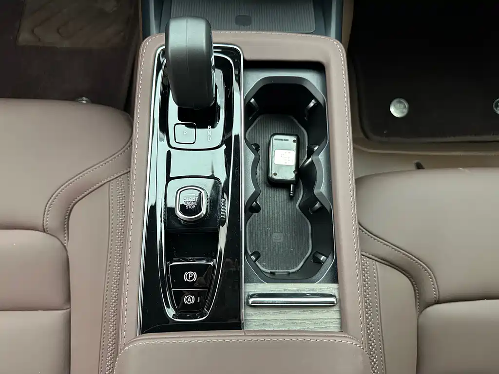 Volvo S90 — миниатюра 26
