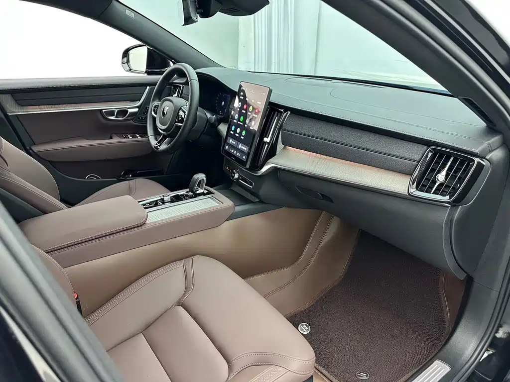 Volvo S90 — миниатюра 45