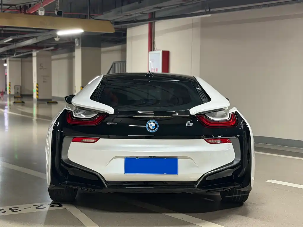 BMW i8