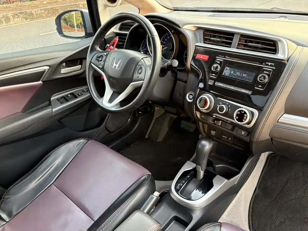 Honda Fit — миниатюра 17