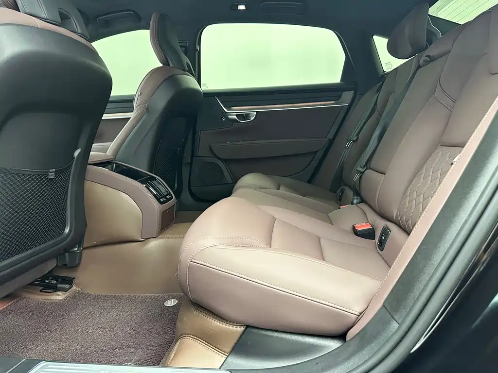 Volvo S90 — миниатюра 12