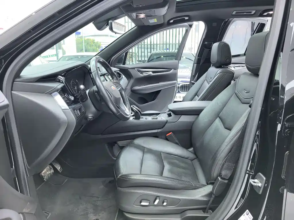 Cadillac XT6 2020 28T мест Luxury