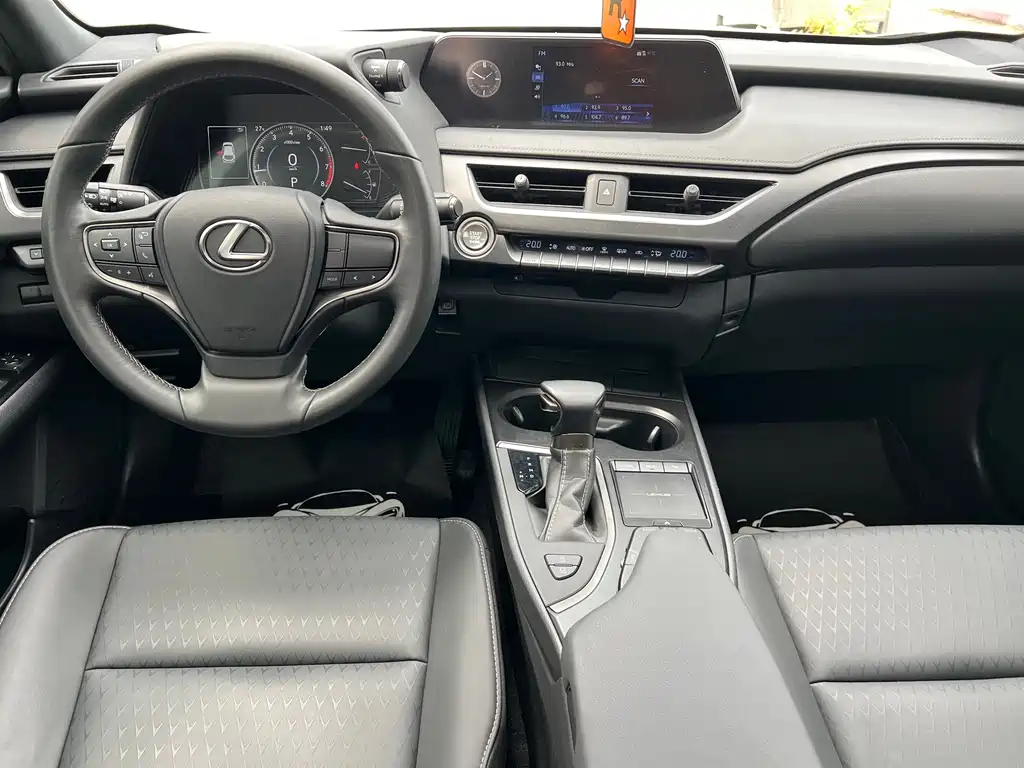 Lexus UX — миниатюра 9