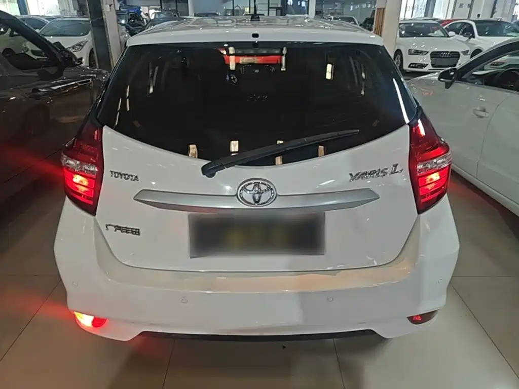 Toyota Yaris L — миниатюра 6