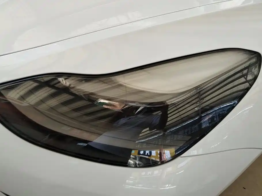 Tesla Model 3 — миниатюра 5