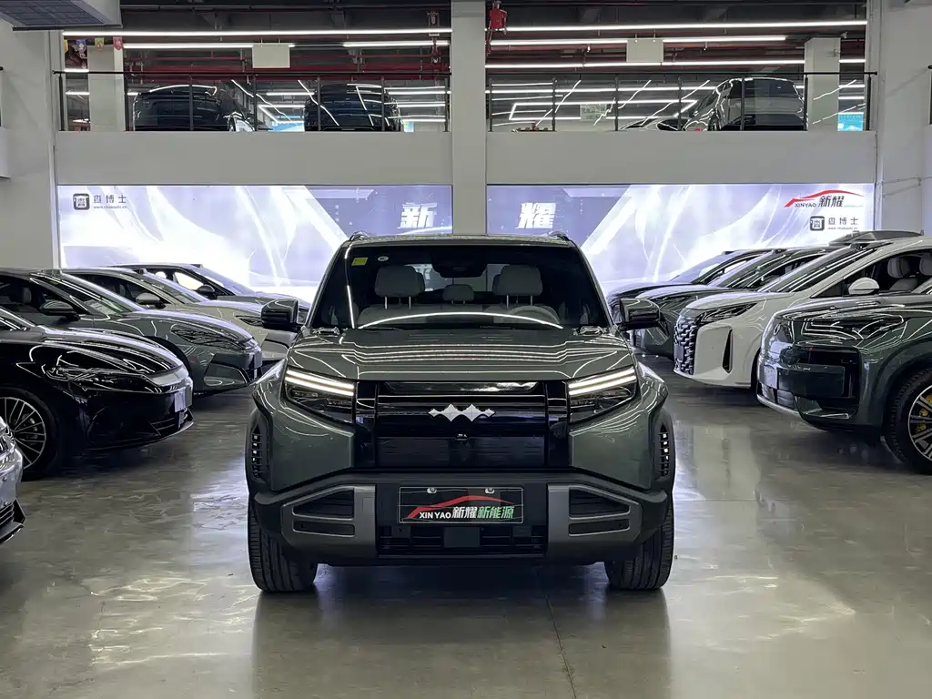Fang Cheng Bao Titanium 3 2025