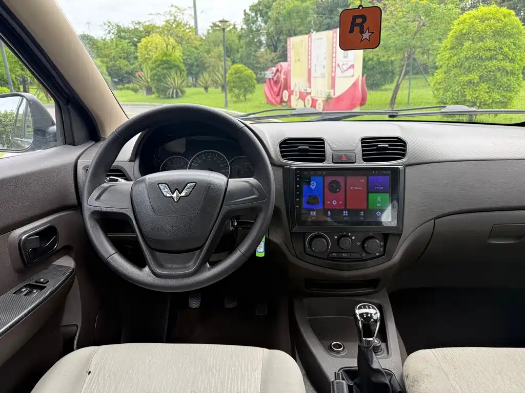 Wuling Hongguang — миниатюра 11