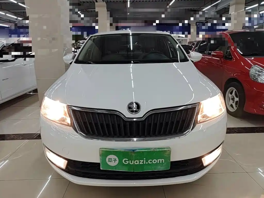 Skoda Rapid — миниатюра 3