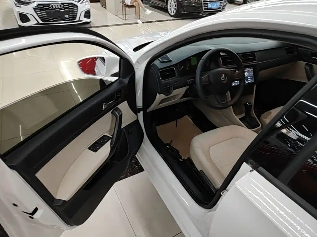 Skoda Rapid — миниатюра 16