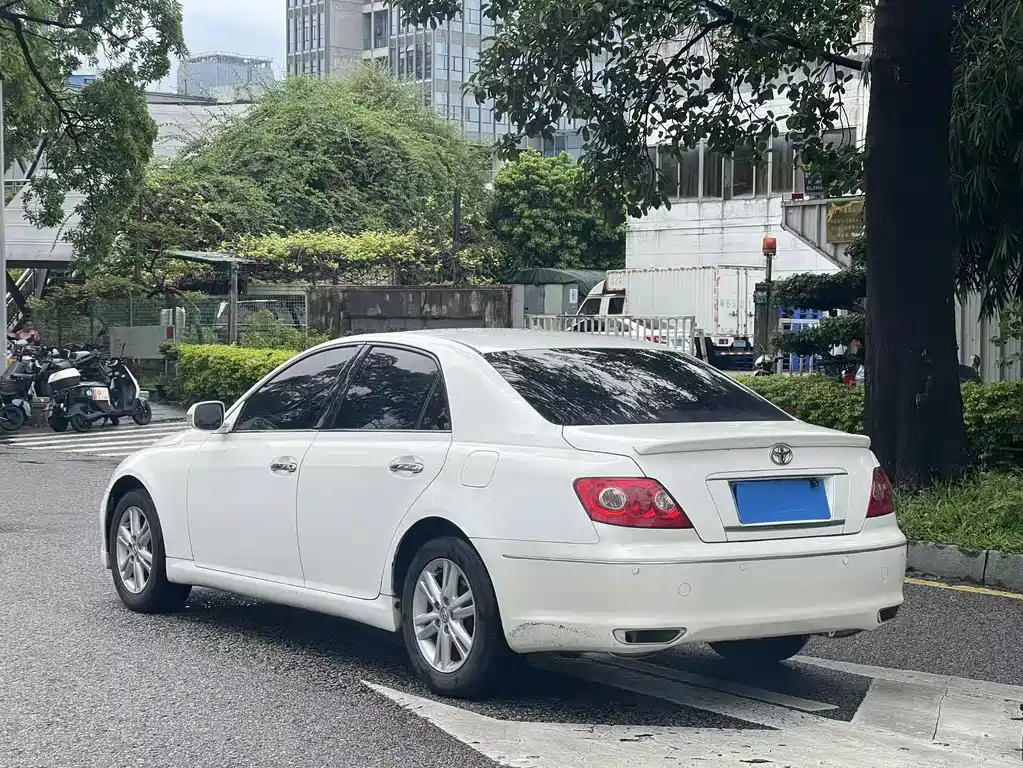 Toyota Reiz — миниатюра 6