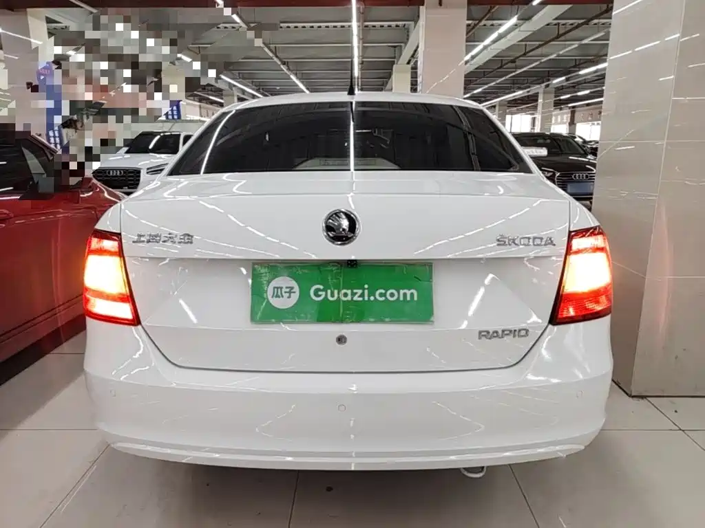 Skoda Rapid — миниатюра 6