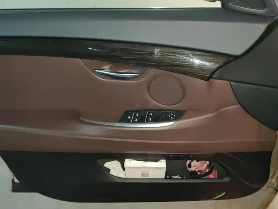 BMW 5 Series GT — миниатюра 7