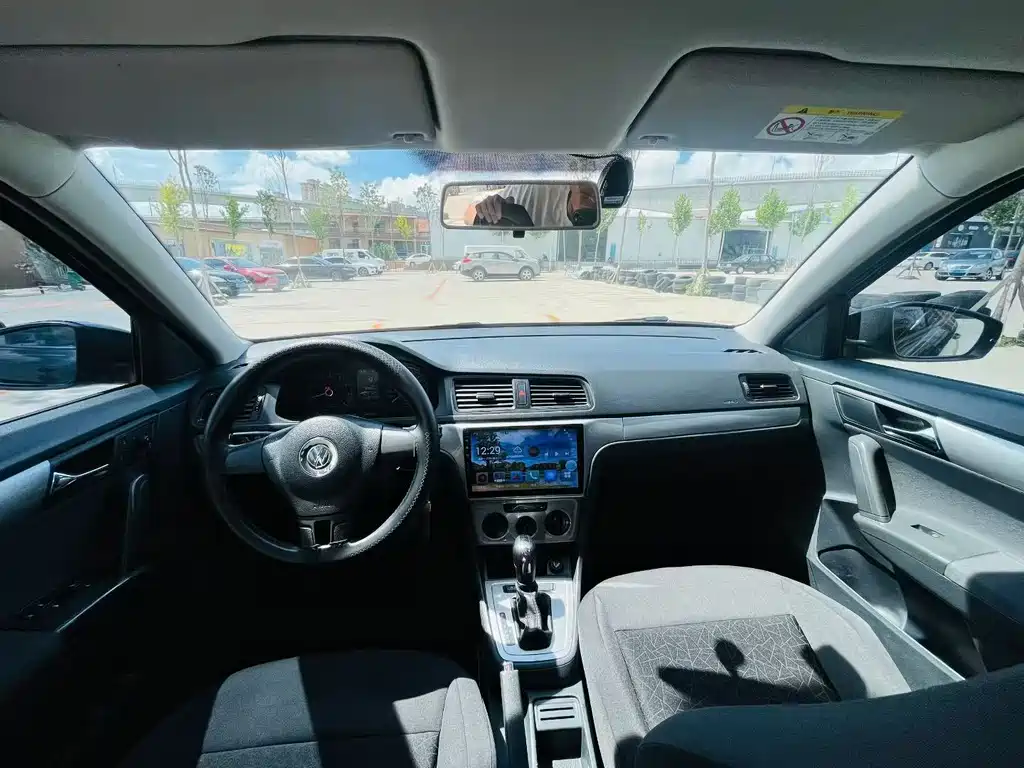 Volkswagen Lavida — миниатюра 5