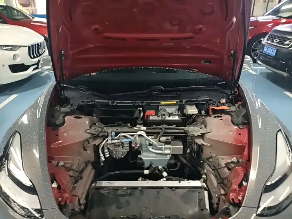 Tesla Model 3 — миниатюра 20