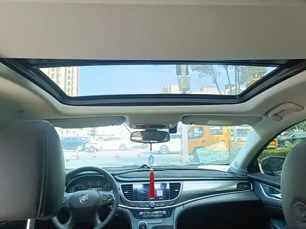 Buick LaCrosse — миниатюра 18