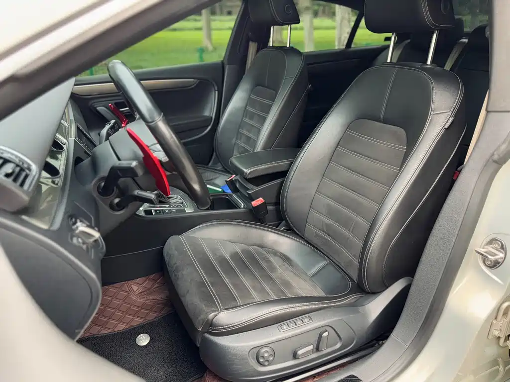 Volkswagen FAW - Passat CC CC 2018 1.8TSI Luxury