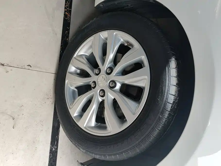 Buick Excelle — миниатюра 6