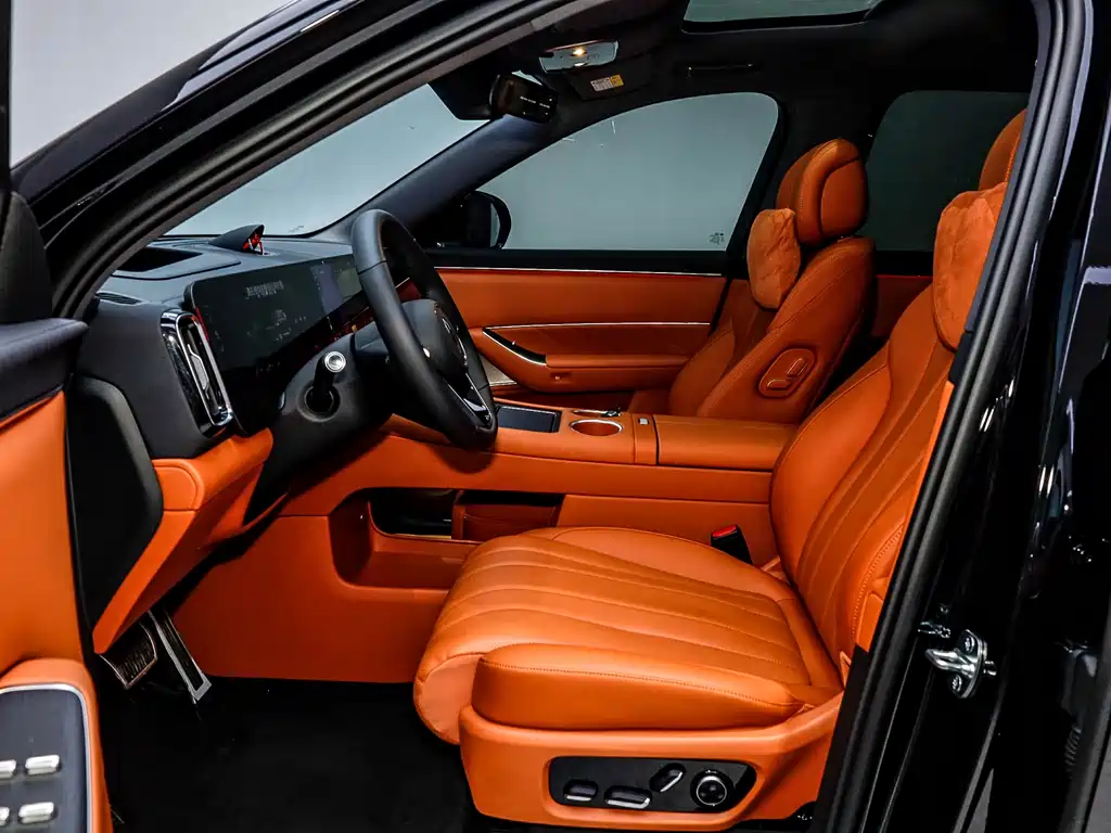 AITO ASK THE WORLD M8