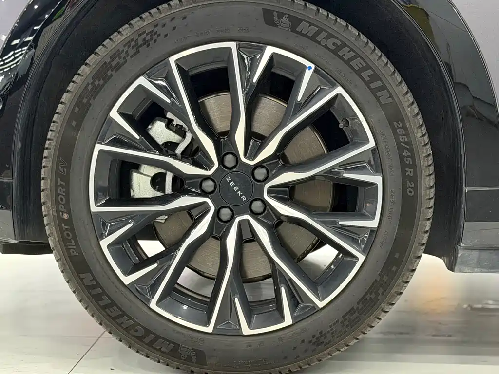 Zeekr 7X — миниатюра 20