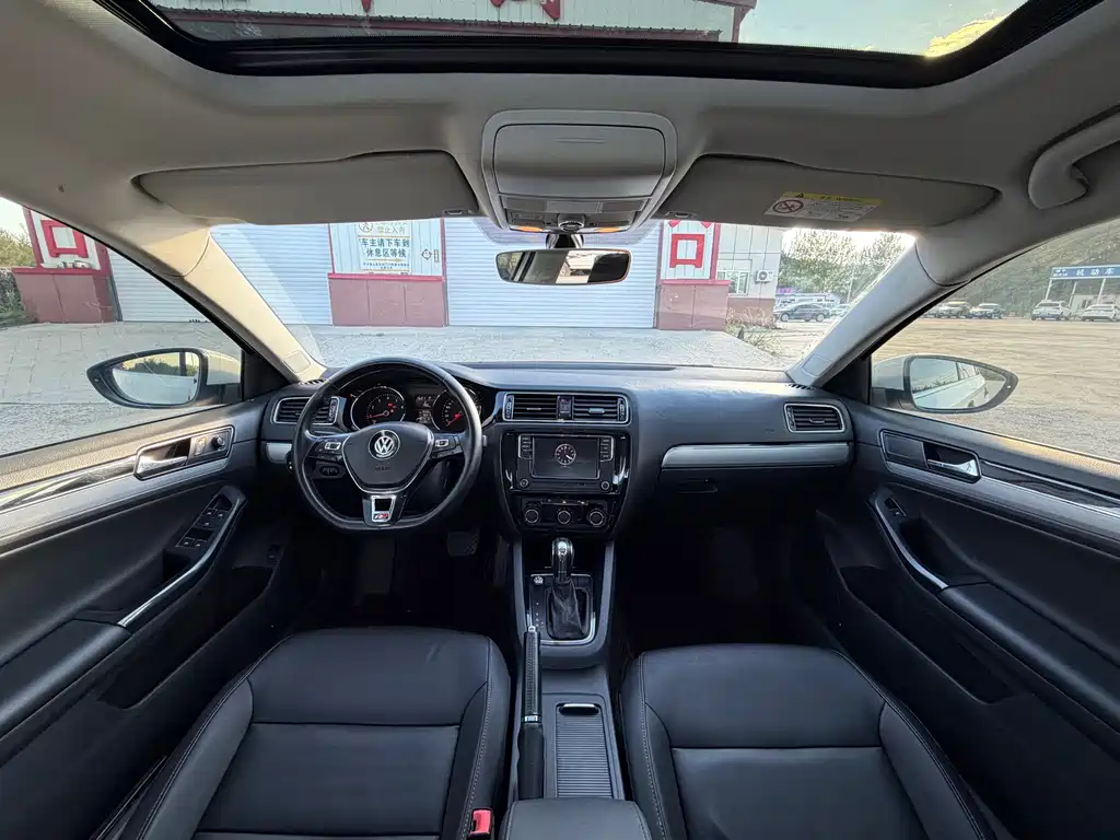 Volkswagen Sagitar — миниатюра 4