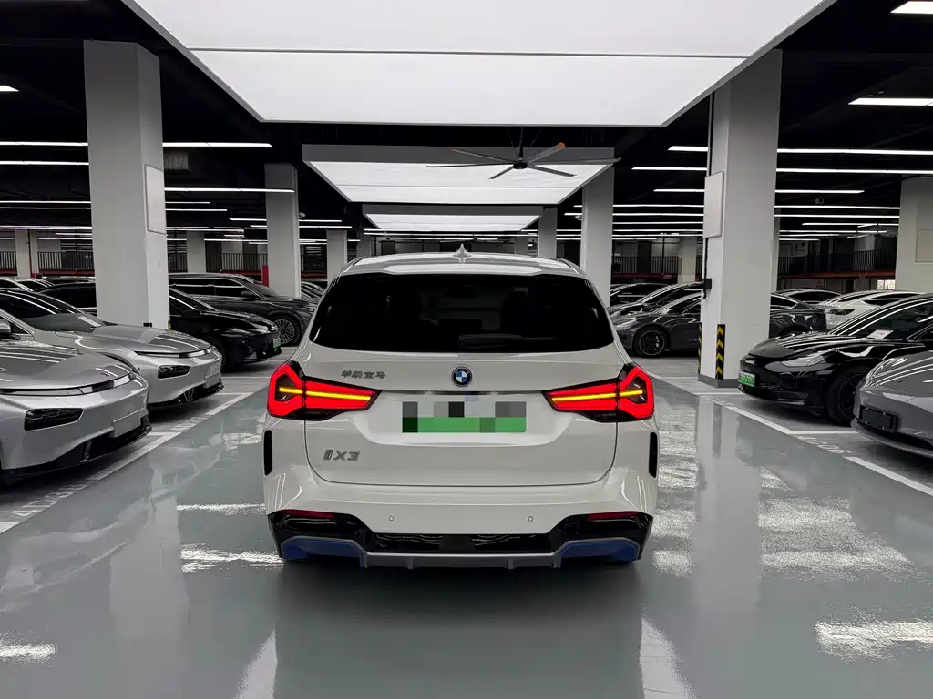 BMW iX3 — миниатюра 15