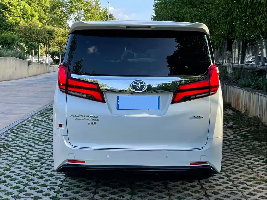 Toyota Alphard 2018 3.5L Luxury