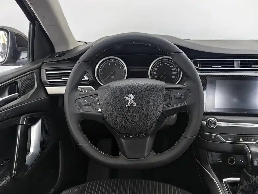 Peugeot 408 — миниатюра 11