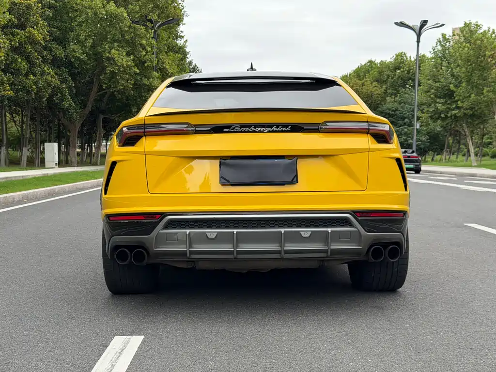 Lamborghini Urus — миниатюра 17