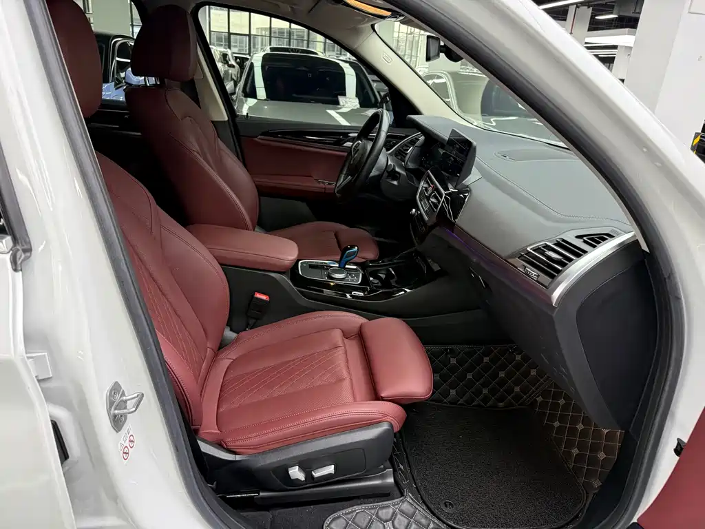 BMW iX3 — миниатюра 12