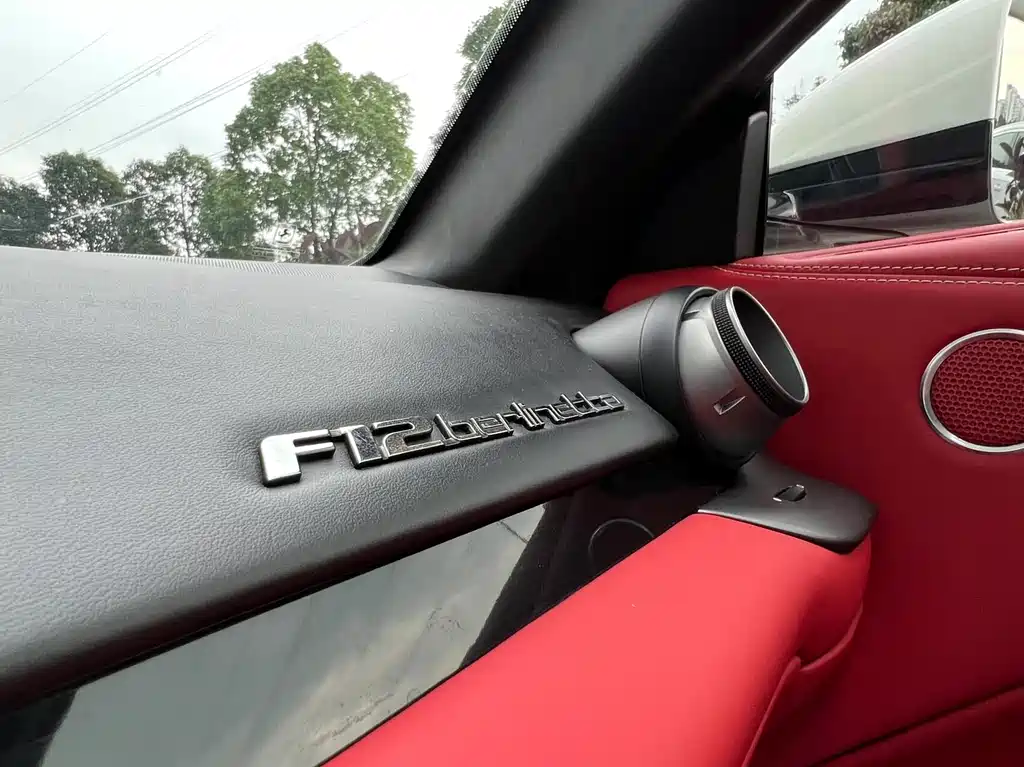 Ferrari F12berlinetta 2013 6.3L