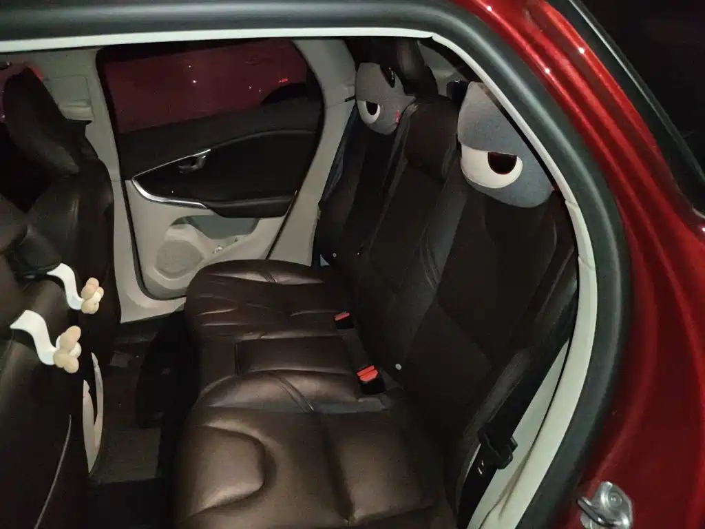 Volvo V40 — миниатюра 18