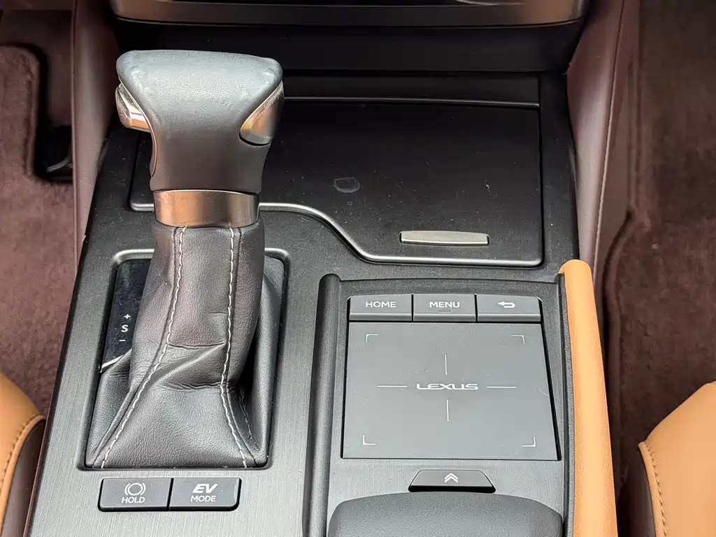 Lexus ES — миниатюра 10