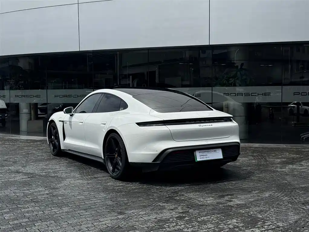 Porsche Taycan — миниатюра 6