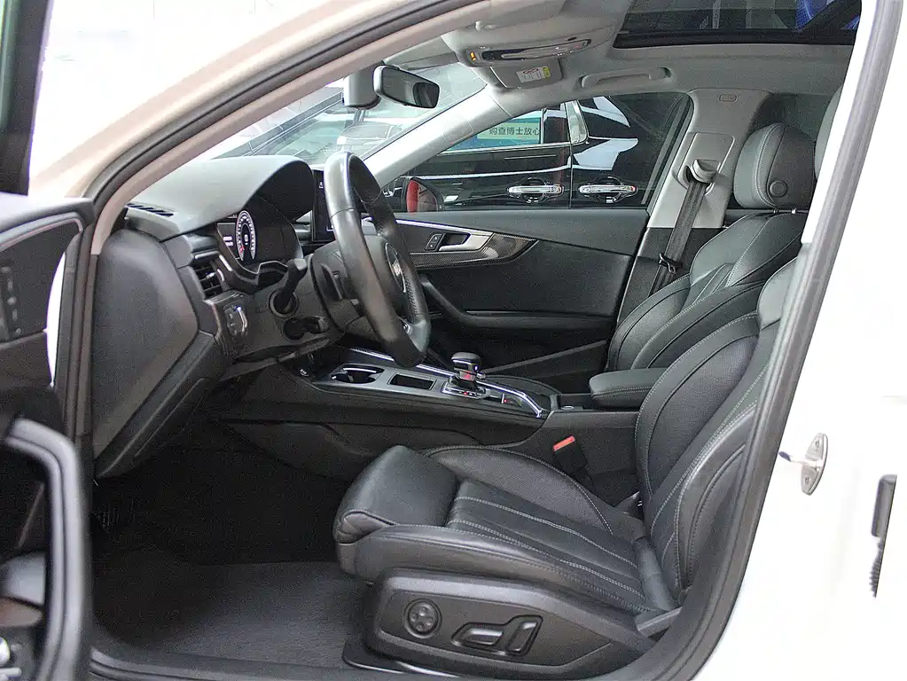Audi A4L 2022 45 TFSI quattro