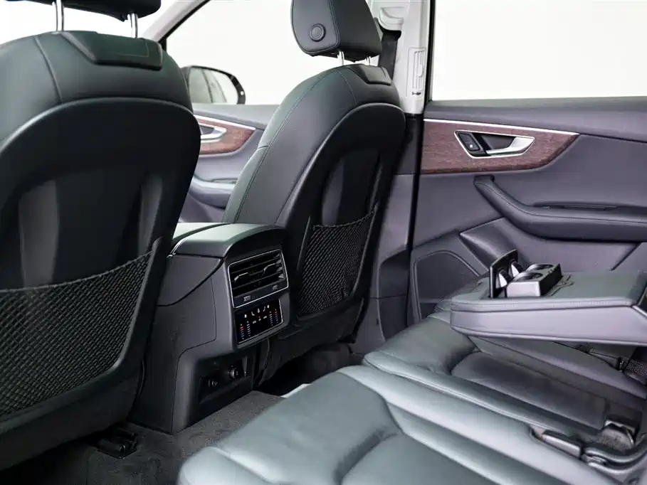 Audi Q7 2023 55 TFSI quattro S line Sport