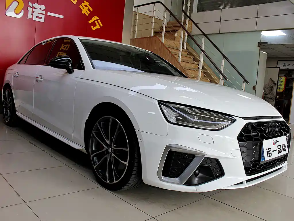 Audi A4L 2022 45 TFSI quattro