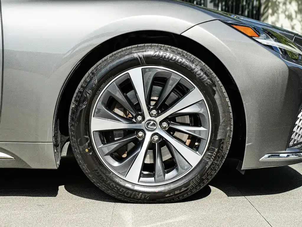 Lexus LS 2021 500h