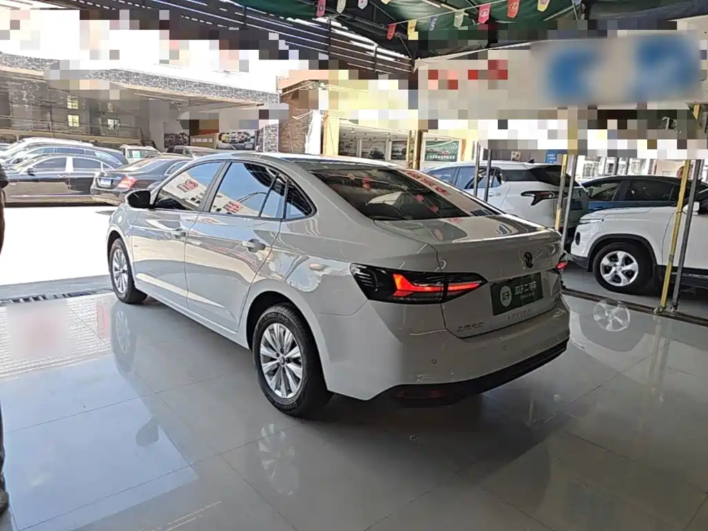 Volkswagen Lavida — миниатюра 5