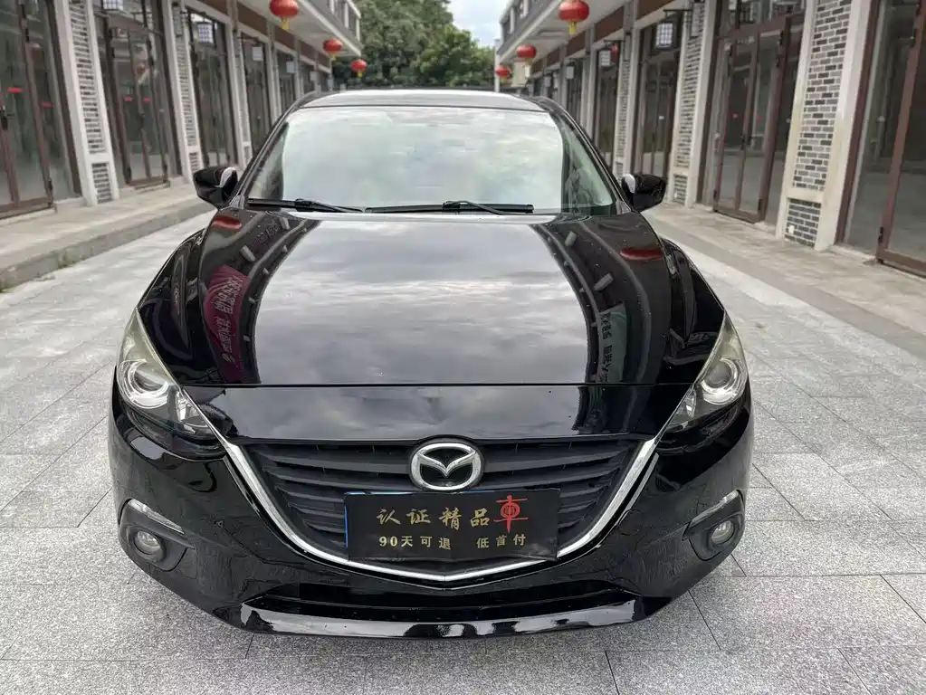 Mazda Mazda3 3 2016 1.5L AT Luxury