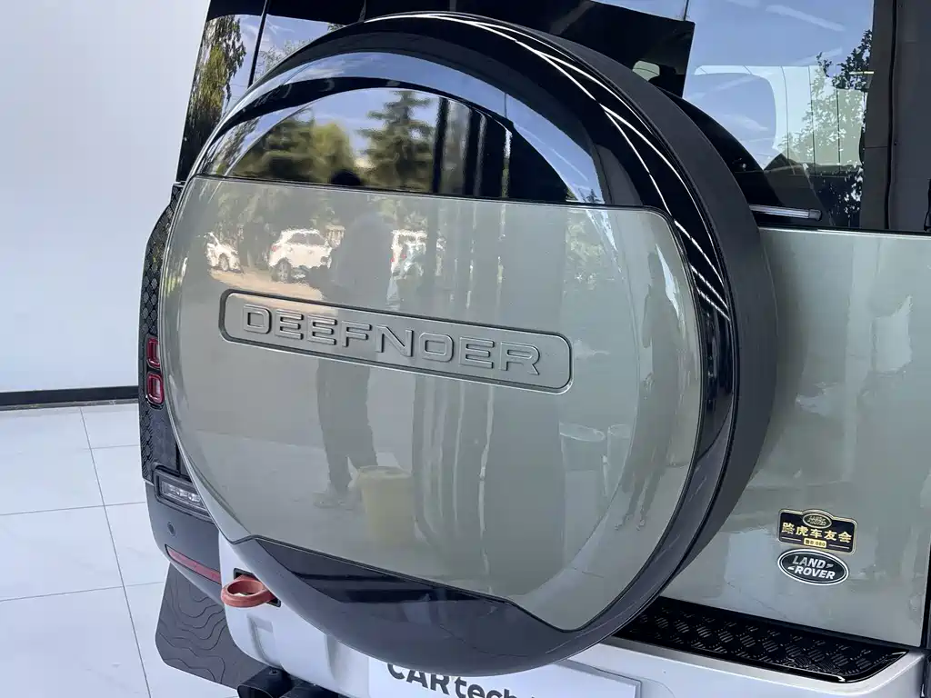 Land Rover Defender — миниатюра 25