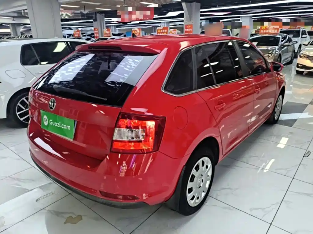 Skoda Rapid Spaceback — миниатюра 7