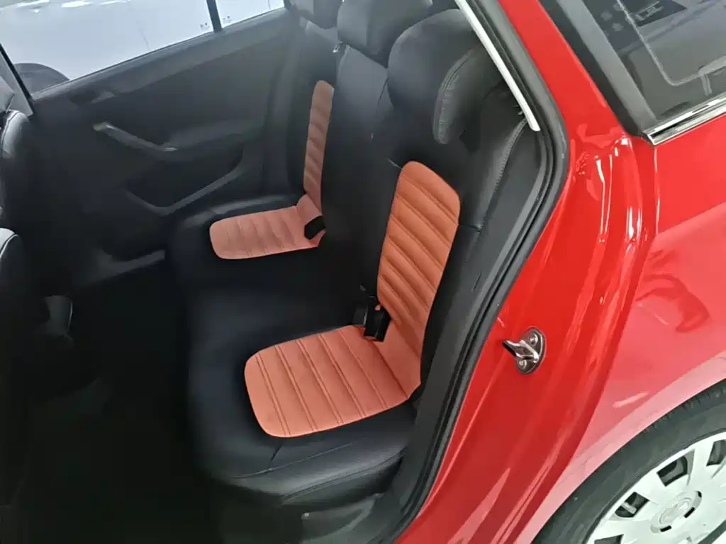 Skoda Rapid Spaceback — миниатюра 17