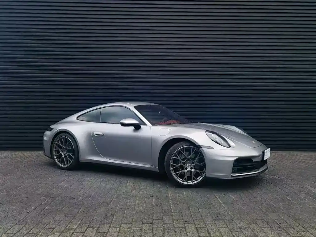 Porsche 911 2025