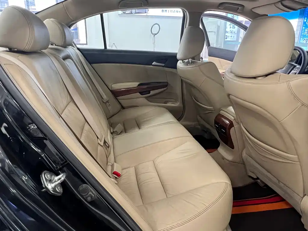 Honda Accord — миниатюра 11