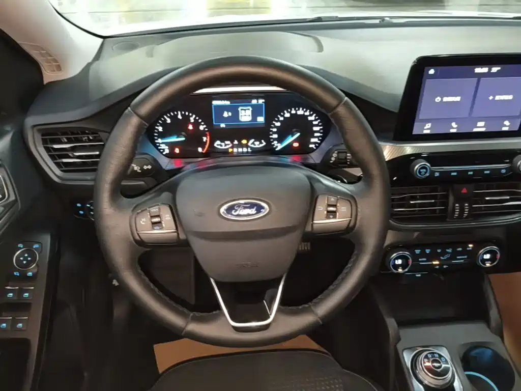 Ford Focus — миниатюра 11