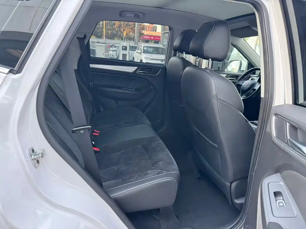 Roewe RX5 New Energy — миниатюра 8