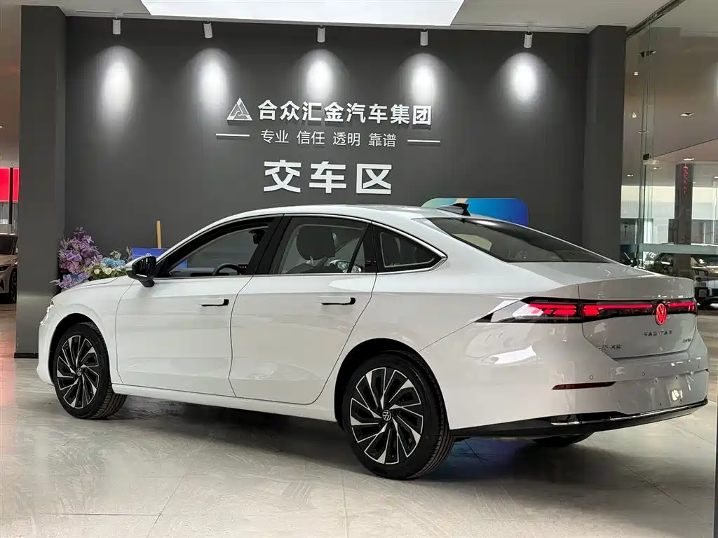 Volkswagen Sagitar 2026 L 300TSI DSG Luxury