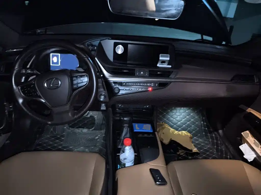 Lexus ES — миниатюра 10