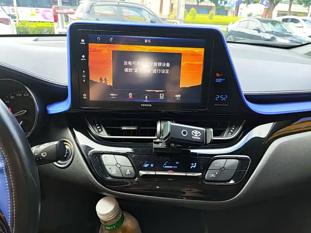 Toyota IZOA — миниатюра 13