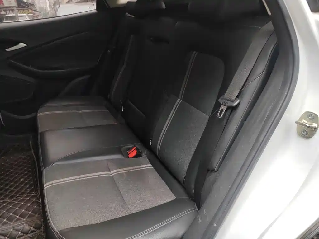 Chevrolet Trax — миниатюра 13